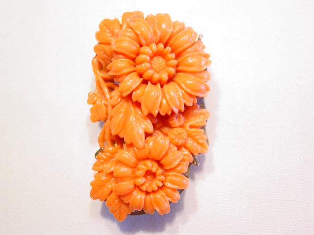 Chrysanthemum and Leaves Old Orange Plastic Dress Clip