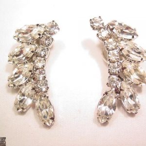 Bright Rhinestone Weiss Earrings