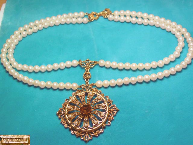 Florenza Pearl Medallion Necklace