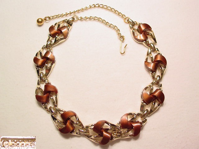 Brown Thermoset Dodds Choker