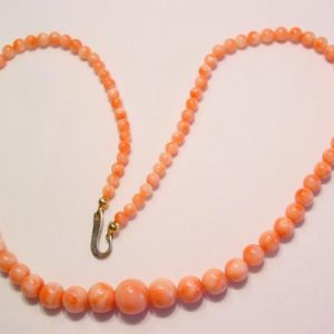 Graduated-Size Coral Necklace