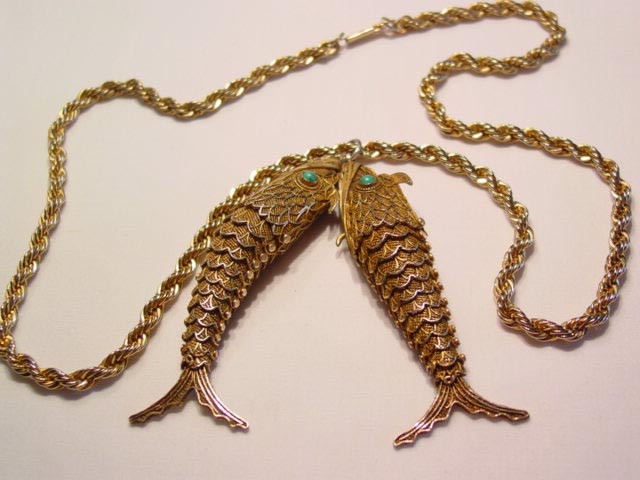 Wonderful Silver Heavy-Filigreed Jointed Fish Necklace