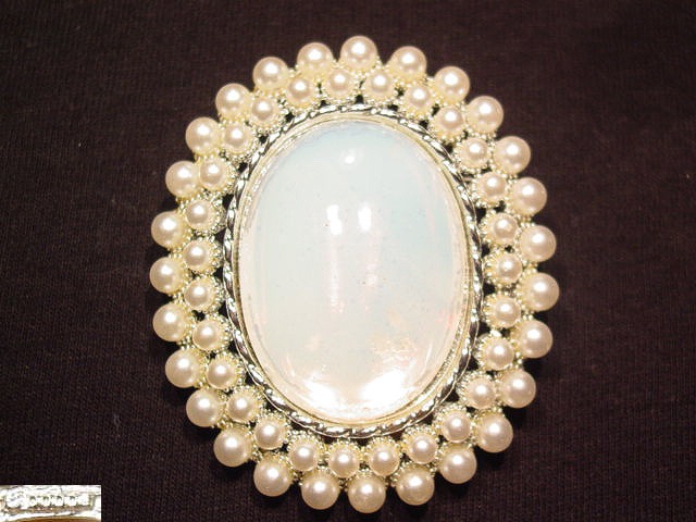 Opalescent and Pearl Oval Dodds Pin