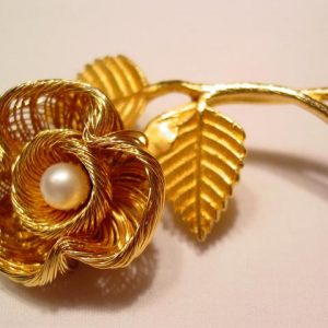 Woven Wire Goldtone Flower Pin