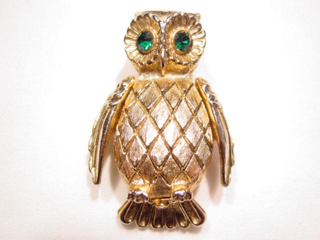 Vanda Owl Perfume Holder Pin