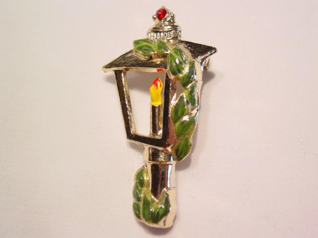 Christmas Lantern Pin