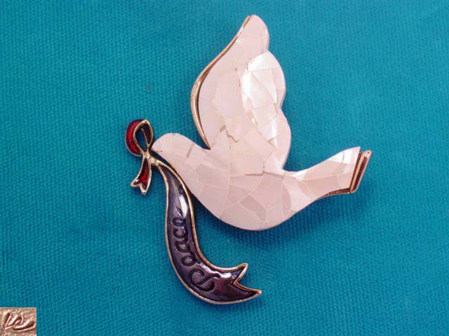 Mother of Pearl Liz Claiborne Bird of Peace Pin