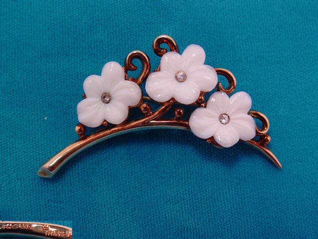 Trifari White Glass Flower Pin