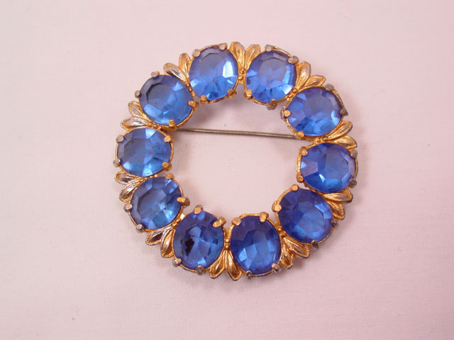 Goldtone Wreath of Blue Rhinestones Pin/Pendant