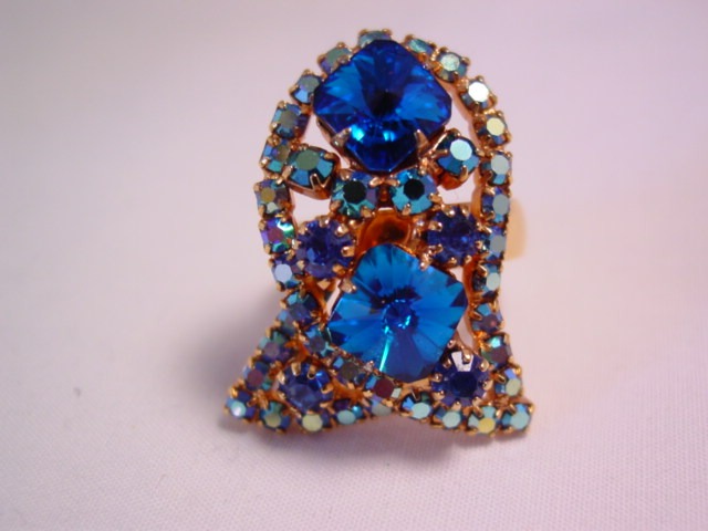 Stunning Fish-Shaped Juliana-Style Blue Rhinestone Ring