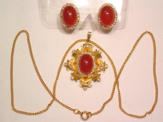 Imitation Carnelian Necklace and Earrings Set