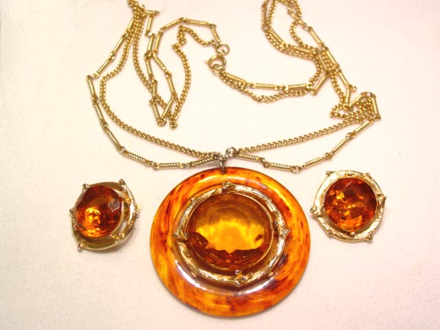 Large Imitation Topaz and Tortoise Shell Necklace and Earrings