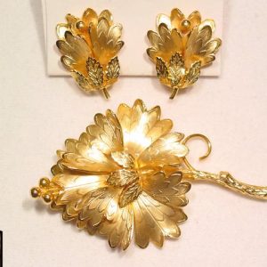 Satin Finish Floral Hobe Pin and Earrings Set