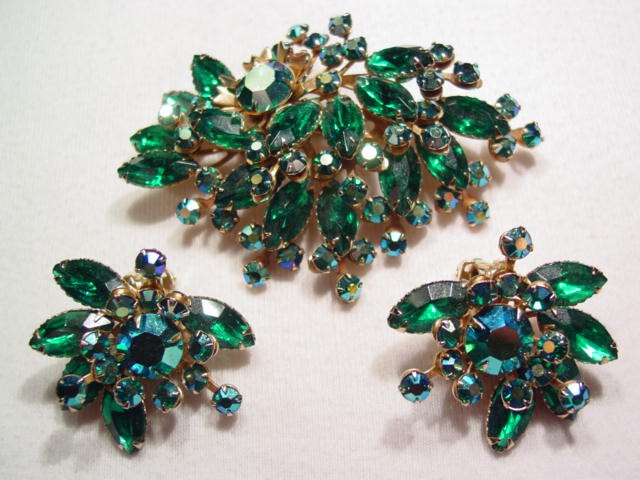 Green Aurora Borealis Pin and Earrings Set