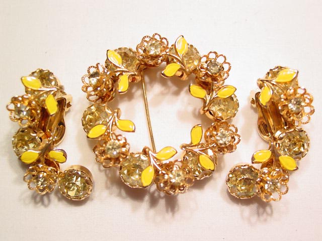Frilly Yellow Wreath Pin and Matching Earrings
