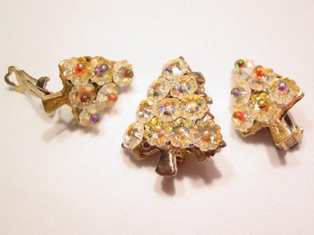Flower Aurora Borealis Rhinestone Christmas Tree Pin and Earrings