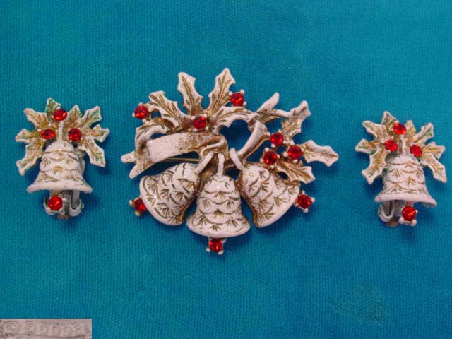 Snowy White Bells and Holly Dodds Pin and Earrings Set