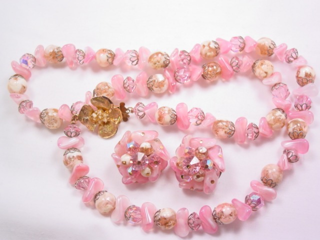 Pretty in Pink Laguna Necklace and Earrings Set