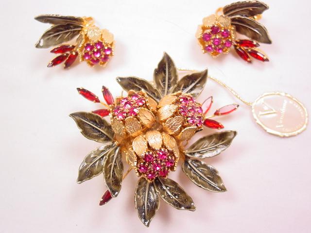 Christmas Floral Vendome Pin and Earrings Set with Original Tag